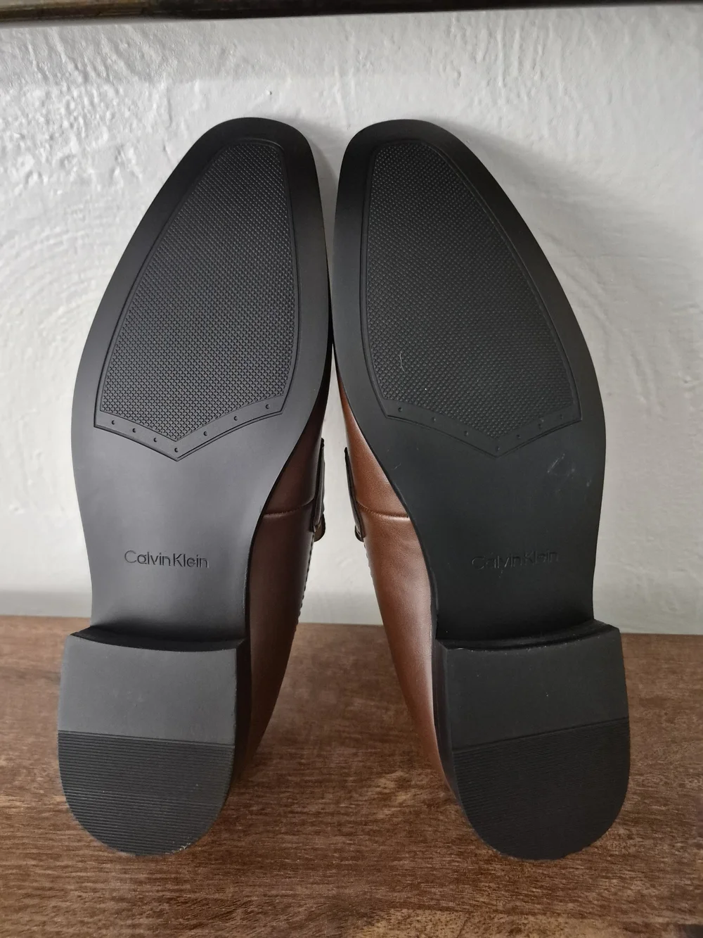 Calvin Klein Men’s Brown Leather Slip-On Loafers       Size #8